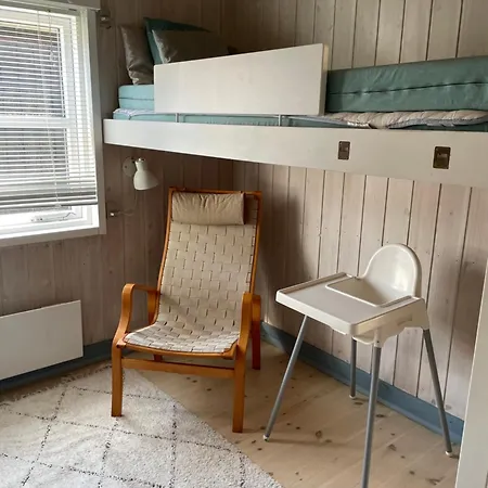 別荘 Charmerende - 200 M Fra Stranden Bøtø By