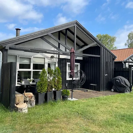 Charmerende - 200 M Fra Stranden *